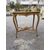 Elegante tavolino in legno dorato con piano in marmo. XIX secolo