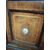Credenza inglese vittoriana in radica  a due ante con parte centrale a giorno .