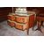 Superbo cassettone di inizio 1800 Francese stile Luigi XV in bois de rose con marmo e ricche applicazioni in bronzo dorato