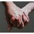 Arte contemporanea Olio su tela” Hold me ” di Filippo Manfroni al confine con l’iperrealismo