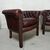 Coppia di poltrone inglese chesterfield vintage originale in pelle marrone 