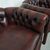 Coppia di poltrone inglese chesterfield vintage originale in pelle marrone 