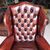 Poltrona chesterfield bergere vintage inglese originale in pelle marrone 