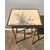 Tavolino in bambu’ con piano rivestito in seta ricamata con raffigurazione di aironi.Cina.