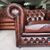Poltrona chesterfield club vintage inglese originale in pelle marrone 