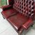 Divano 2 posti chesterfield modello Queen Anne originale vintage in pelle rosso bordeaux 