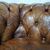 Antico divano 2 posti chesterfield modello club inglese originale in pelle marrone cognac 