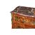 Comoncino francese del 1800 a tre cassetti con ricchi motivi di intarsio e marmo