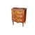 Comoncino francese del 1800 a tre cassetti con ricchi motivi di intarsio e marmo
