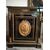 Credenza francese stile Boulle del 1800 in legno ebanizzato e ricche applicazioni in bronzo scena galante