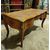 TAV215 - Tavolo scrittoio anni '40, con decorazioni in bronzo, misure cm L 158 x H 80 x P 82