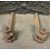 AL326 - Coppia di alari in ferro, con foglie d'acanto, epoca '800, misure cm L 12 x H 20 x P 37
