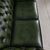 Divano 2 posti chesterfield modello club vintage inglese originale in pelle verde anticato 