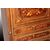 Secretaire francese stile Napoleone III del 1800 con ricchi intarsi e bronzi