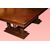 Grande tavolo rettangolare in legno di noce con basamento riccamente rifinito del 1800