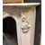 CHM884 - Camino in marmo di Carrara, con conchiglia centrale, epoca '800, misure cm L 130 x H 103 x P 39