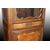 Vetrinetta provenzale del 1800 in legno di noce e radica con intagli