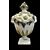 Vaso in maiolica con coperchio decorato con frutta in rilievo.Dallari,Sassuolo.