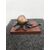 Calamaio in bronzo a forma di pera su base in marmo.