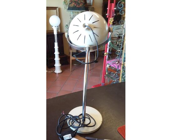 Modern design table lamp...