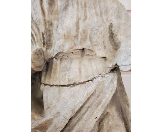 Statua in marmo santa
