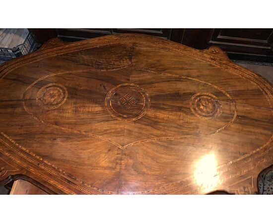 tav250 - tavolino piemontese in noce, 1840, cm L 120 x H 80 x P 78