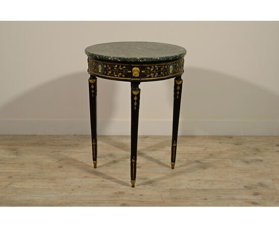 Tavolino neoclassico in legno intagliato, laccato e dorato, Toscana fine XVIII secolo 