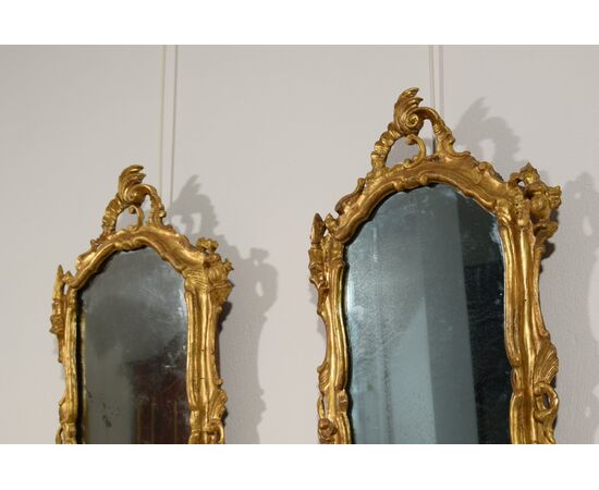 Coppia di specchiere in legno intagliato e dorato, Venezia, seconda metà XVIII secolo, Luigi XV