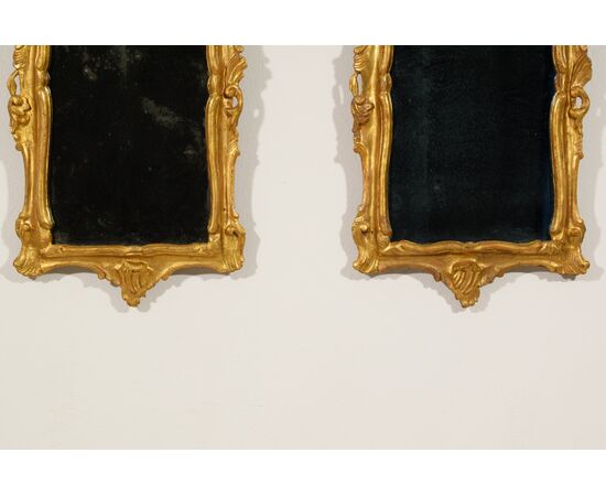 Coppia di specchiere in legno intagliato e dorato, Venezia, seconda metà XVIII secolo, Luigi XV
