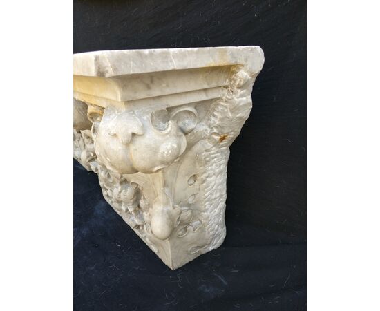 Coppia di grandi capitelli - Basi per Tavolo - Marmo di Carrara statuario, Venezia - 16º secolo - H 48 cm