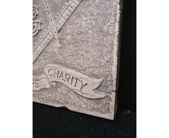 Mattonella Massonica - Faith Hope charity - 50 x 40 cm - Marmo d'Istria - xx secolo