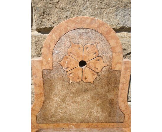 Fontana da muro - H 136 cm - Marmo Rosso Verona - Venezia