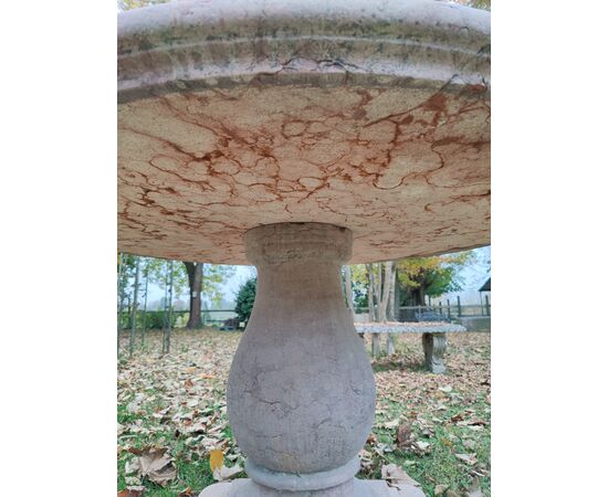 Tavolo tondo in marmo rosso Verona con basamento a base quadrata - Venezia - Diametro 140 cm
