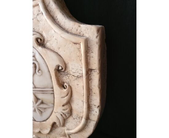 Stemma Fiorentino in marmo finemente scolpito - 45 cm x 37 cm