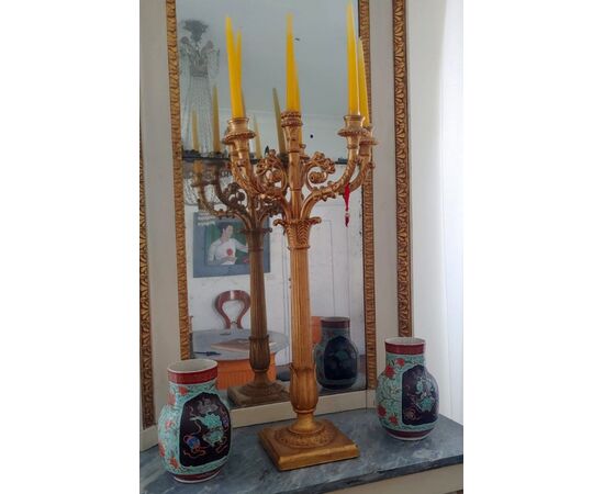 Raro candelabro IMPERO in legno intagliato e dorato 