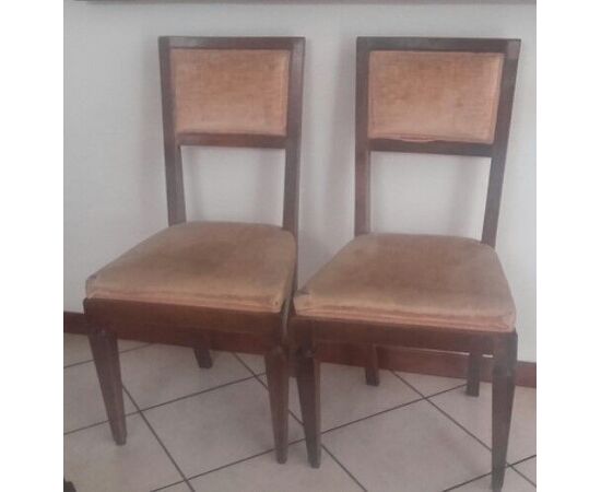 Group of 4 chairs     