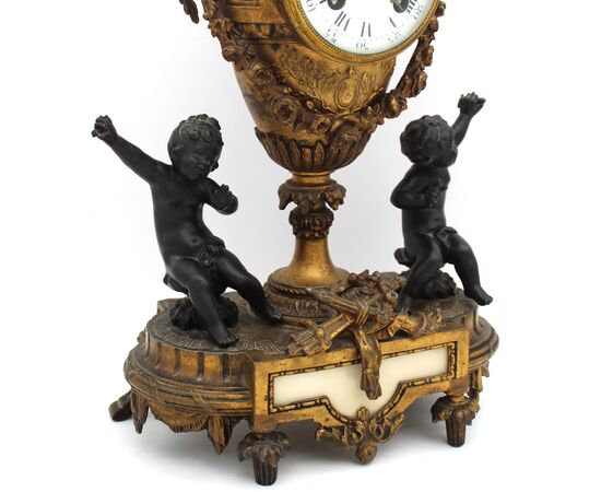 Antique Napoleon III clock in gilded bronze - period 800     