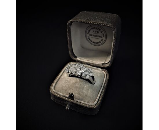 Ring with 3 ct Diamonds.     