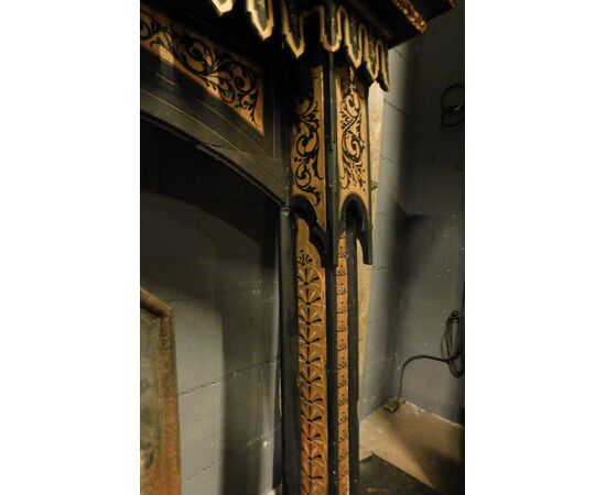 chl151 - fireplace in lacquered wood, neo-gothic style, cm l 148 xh 117     