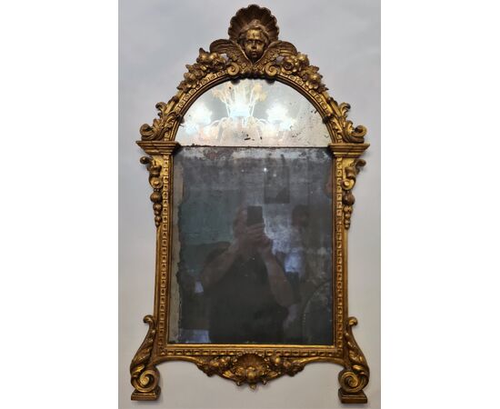 198 Specchiera XVIII secolo, con cimasa