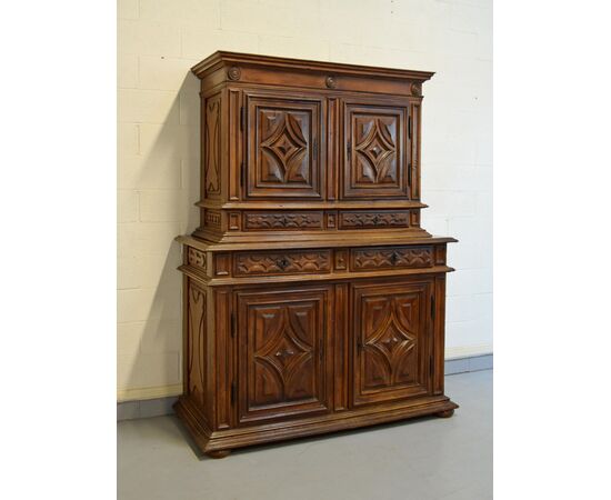 Double body cabinet in carved walnut, Piedmont, 17th century     