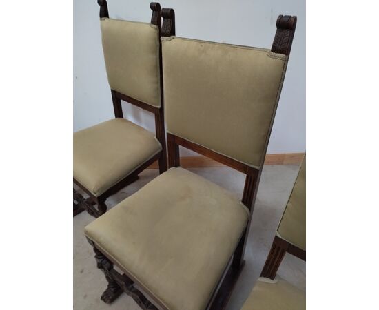 Gruppo di sei sedie stile rinascimento - noce - fine 800/primi 900