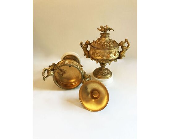 Coppia di coppe in bronzo dorato - Francia XIX secolo 