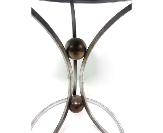 Round coffee table - steel and mirrored top     