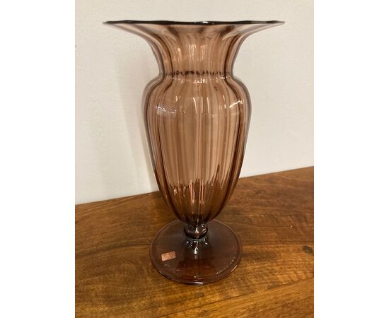 Antico vaso in vetro di Murano epoca 1930 colore Ambra . Lavorazione a costine Altezza cm 31