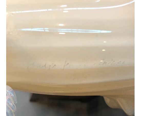 Coppia di vasi cornucopia in vetro lattimo.Giulio Ferro presso A.Ve.M Murano.