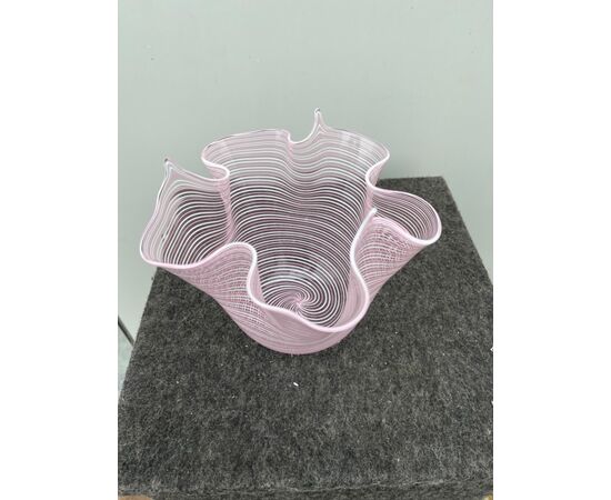 Handkerchief vase in milky and pink filigree glass.Murano.     