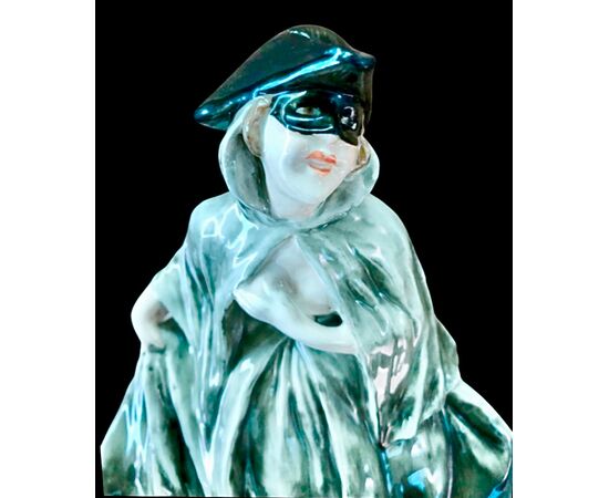 Dama mascherata in ceramica,Manifattura  Cacciapuoti.
