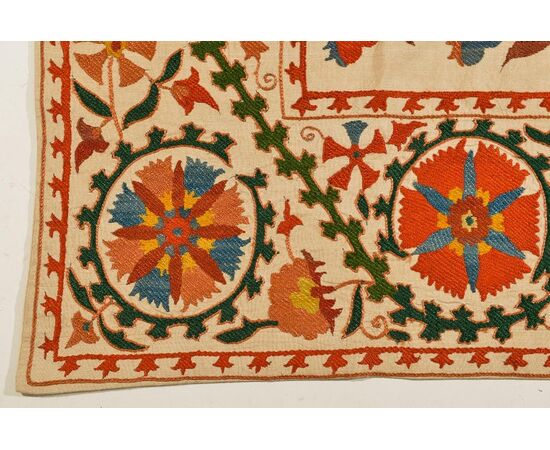 SUSANI Turkomanno embroidered fabric     