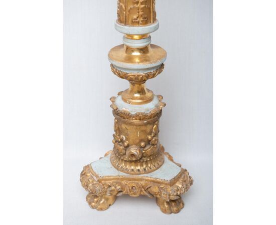 Candeliere Luigi XVI in legno laccato e dorato - O/202 -